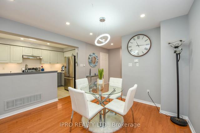 807 Gleeson Rd, House attached with 3 bedrooms, 4 bathrooms and 3 parking in Milton ON | Image 2
