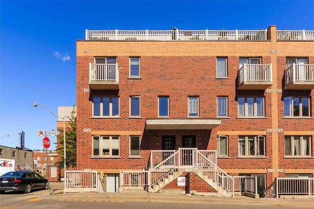 201 - 1 Ruttan St, Townhouse with 2 bedrooms, 2 bathrooms and 1 parking in Toronto ON | Image 1