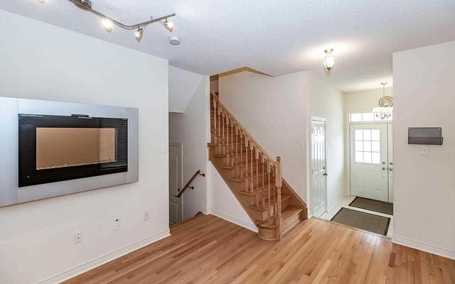 4692 Centretown Way, House semidetached with 4 bedrooms, 3 bathrooms and 2 parking in Mississauga ON | Image 3