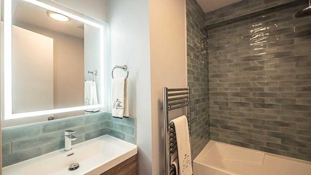 floor 1 - 207 Beatrice St, House detached with 2 bedrooms, 2 bathrooms and 1 parking in Toronto ON | Image 8