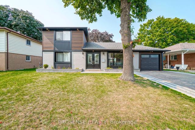 8 Vanderbrent Cres, House detached with 3 bedrooms, 4 bathrooms and 5 parking in Toronto ON | Image 1