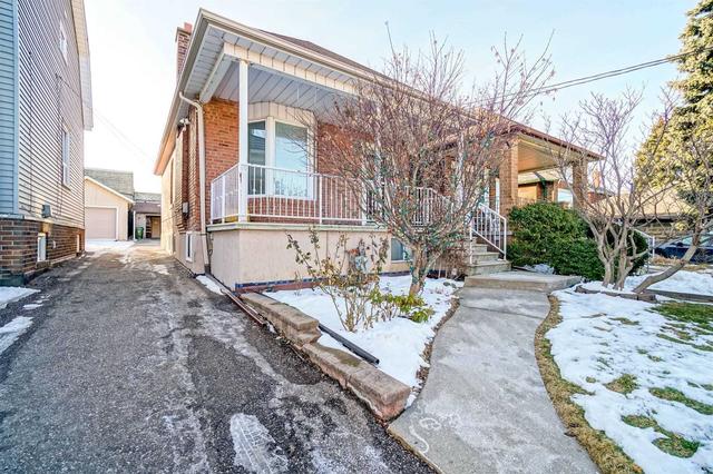 32 Glenora Ave, House detached with 4 bedrooms, 2 bathrooms and 4 parking in Toronto ON | Image 1