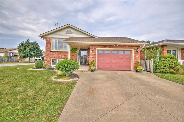 7965 Preakness Street, House detached with 5 bedrooms, 2 bathrooms and 4 parking in Niagara Falls ON | Image 4