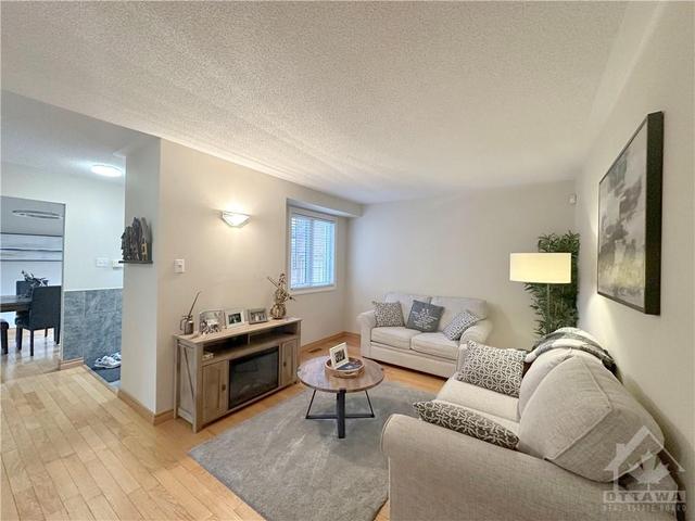 67 Beacon Way, House detached with 3 bedrooms, 3 bathrooms and 4 parking in Ottawa ON | Image 5