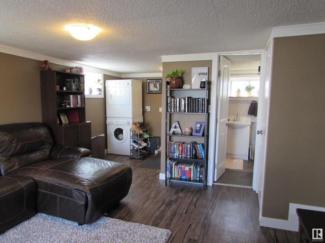 9810 101 St, House detached with 1 bedrooms, 1 bathrooms and null parking in Morinville AB | Image 17