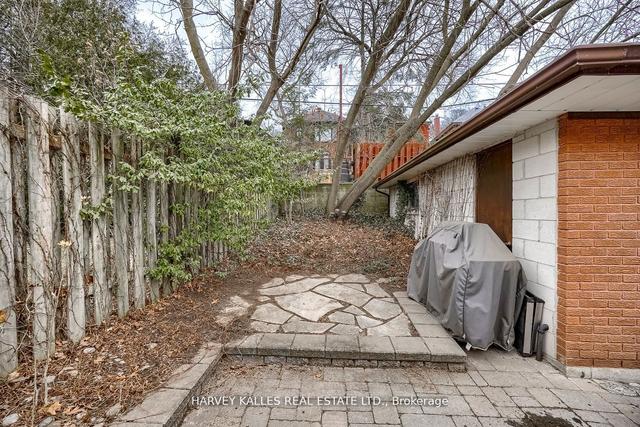 65 Old Mill Dr, House detached with 4 bedrooms, 3 bathrooms and 2 parking in Toronto ON | Image 28