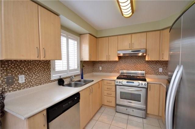 53 Lonestar Cres, House semidetached with 3 bedrooms, 3 bathrooms and 3 parking in Brampton ON | Image 9