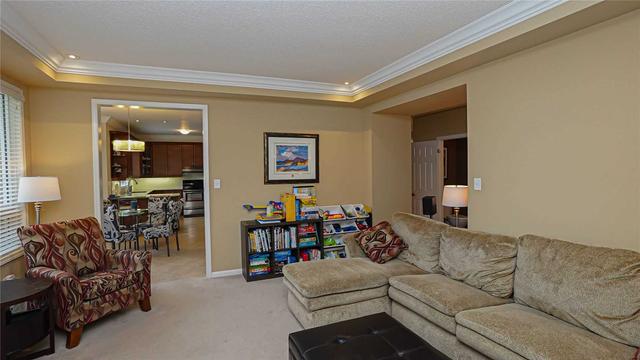 1238 Winter Cres, House detached with 4 bedrooms, 4 bathrooms and 4 parking in Milton ON | Image 4
