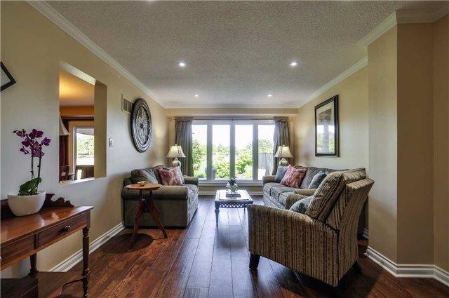 89 Lisa Cres, House detached with 4 bedrooms, 4 bathrooms and 2 parking in Vaughan ON | Image 4