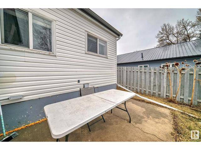 5028 55 Av, House detached with 2 bedrooms, 1 bathrooms and null parking in Tofield AB | Image 33