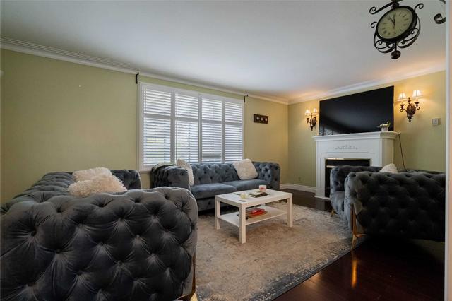 207 Christopher Dr, House detached with 3 bedrooms, 2 bathrooms and 3 parking in Cambridge ON | Image 19