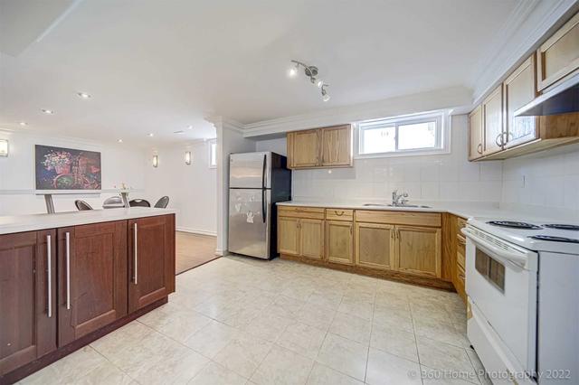 7 Mayberry Rd, House detached with 3 bedrooms, 2 bathrooms and 6 parking in Toronto ON | Image 8