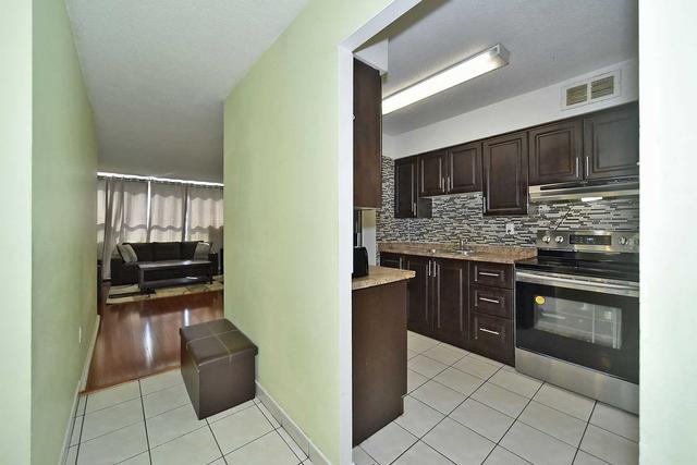 1205 - 45 Sunrise Ave, Condo with 3 bedrooms, 2 bathrooms and 2 parking in Toronto ON | Image 2