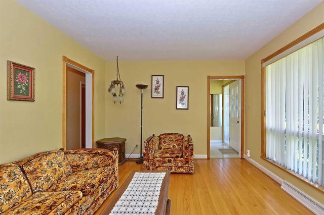 36 Exeter Rd, House detached with 3 bedrooms, 2 bathrooms and 3 parking in Ajax ON | Image 4