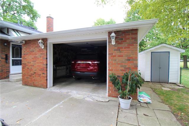 1095 Fairlane Avenue, House detached with 3 bedrooms, 2 bathrooms and 6 parking in Sarnia ON | Image 33