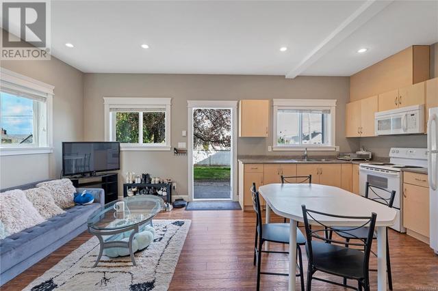 157 Maddock Ave W, House detached with 5 bedrooms, 4 bathrooms and 4 parking in Saanich BC | Image 37