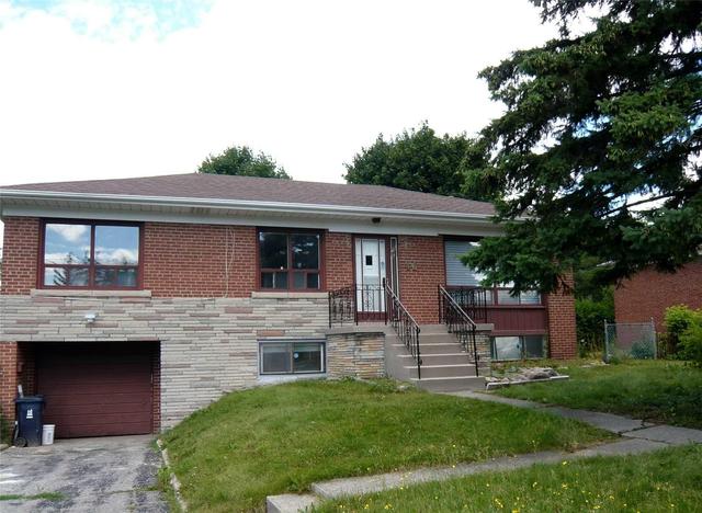 46 Wedgewood Dr, House detached with 3 bedrooms, 2 bathrooms and 2 parking in Toronto ON | Image 1