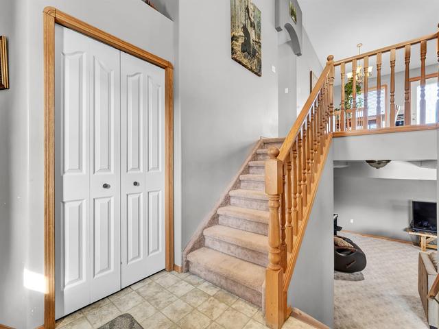 2423 7 Avenue Ne, House detached with 5 bedrooms, 3 bathrooms and 2 parking in Forty Mile County No. 8 AB | Image 3