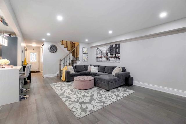 12 Terryhill Sq, House semidetached with 3 bedrooms, 4 bathrooms and 3 parking in Brampton ON | Image 14