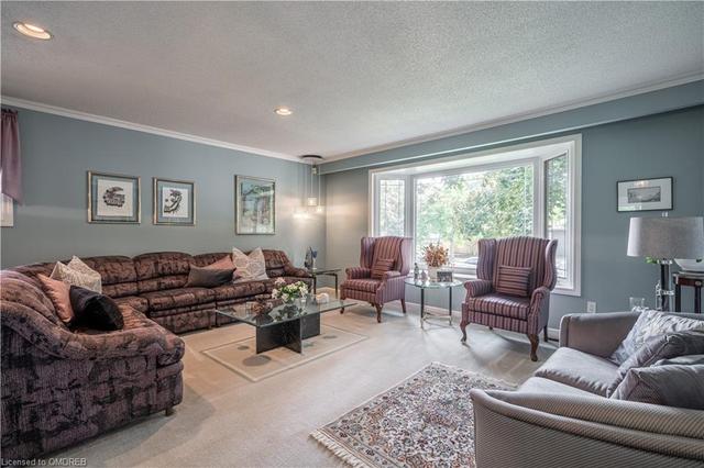 449 Caesar Avenue, House detached with 6 bedrooms, 2 bathrooms and 5 parking in Oakville ON | Image 7