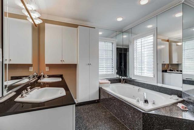 10 Cole Millway, Townhouse with 3 bedrooms, 4 bathrooms and 2 parking in Toronto ON | Image 13