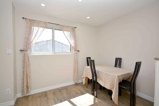 71 Carleton Pl, Townhouse with 3 bedrooms, 2 bathrooms and 2 parking in Brampton ON | Image 8