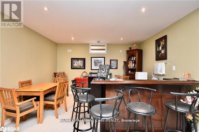 25 Glen Oak Crt, House detached with 2 bedrooms, 3 bathrooms and 9 parking in Barrie ON | Image 22
