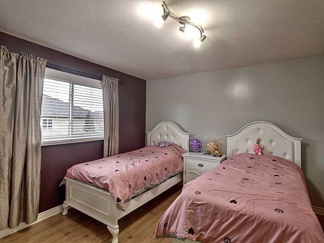 8480 Glavcic Dr, House detached with 3 bedrooms, 2 bathrooms and 8 parking in Niagara Falls ON | Image 6