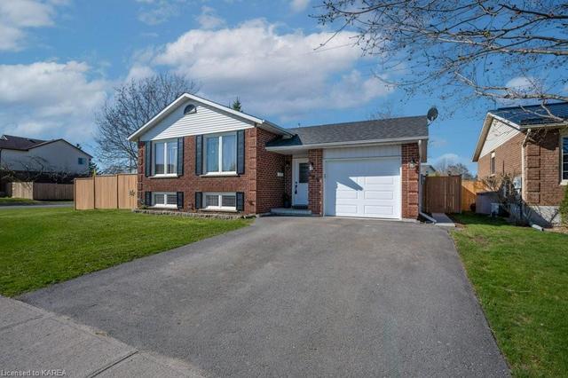 529 Davis Drive, House detached with 4 bedrooms, 2 bathrooms and 3 parking in Kingston ON | Image 1