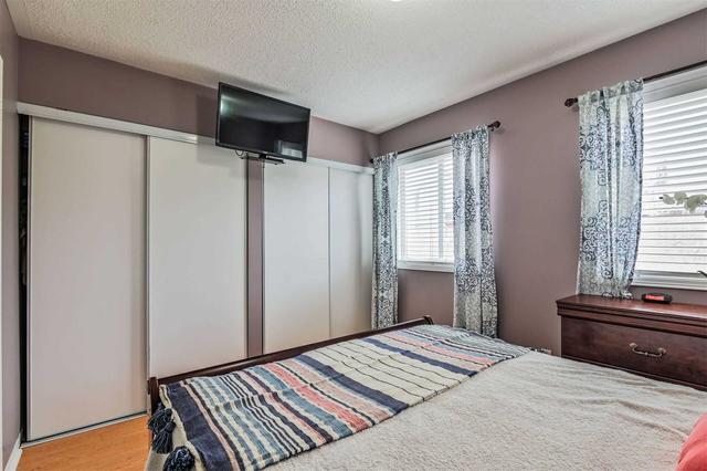57 Spadina Rd, Townhouse with 3 bedrooms, 2 bathrooms and 2 parking in Brampton ON | Image 11
