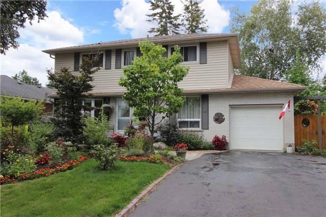 81 Seneca Ave, House detached with 3 bedrooms, 2 bathrooms and 3 parking in Oshawa ON | Image 2