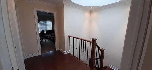 1760 Dufferin St, House semidetached with 3 bedrooms, 3 bathrooms and 1 parking in Whitby ON | Image 15