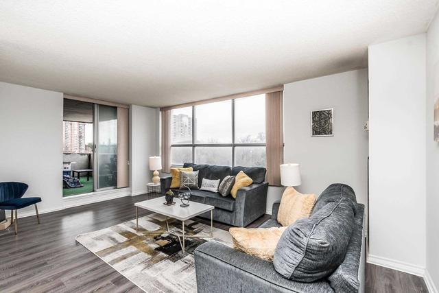 501 - 40 Panorama Crt, Condo with 3 bedrooms, 2 bathrooms and 1 parking in Toronto ON | Image 3
