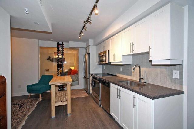 1235 - 525 Adelaide St W, Condo with 1 bedrooms, 1 bathrooms and 1 parking in Toronto ON | Image 2