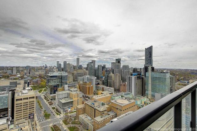 3516 - 488 University Ave, Condo with 3 bedrooms, 2 bathrooms and 1 parking in Toronto ON | Image 18