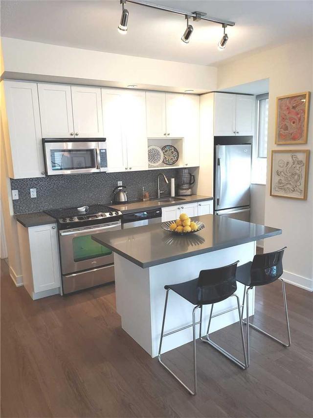 1706 - 28 Linden St, Condo with 2 bedrooms, 2 bathrooms and 1 parking in Toronto ON | Image 5