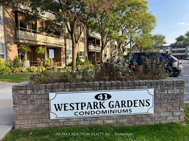 204 - 41 Rykert St, Condo with 2 bedrooms, 1 bathrooms and 2 parking in St. Catharines ON | Image 1
