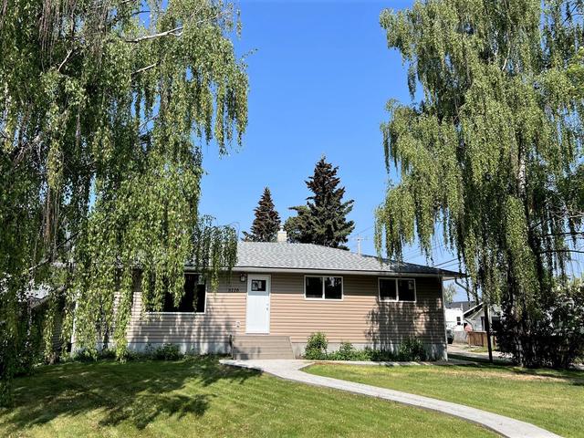 5116 56 Avenue, House detached with 4 bedrooms, 2 bathrooms and 2 parking in Olds AB | Image 2