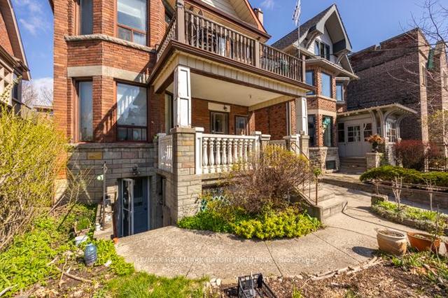 218 Wright Ave, House detached with 5 bedrooms, 4 bathrooms and 6 parking in Toronto ON | Image 3