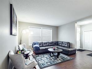 179 Redstone Grove Ne, Home with 3 bedrooms, 3 bathrooms and 4 parking in Calgary AB | Image 11