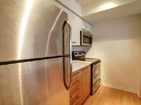 619 - 11 St Joseph St, Condo with 1 bedrooms, 1 bathrooms and null parking in Toronto ON | Image 4