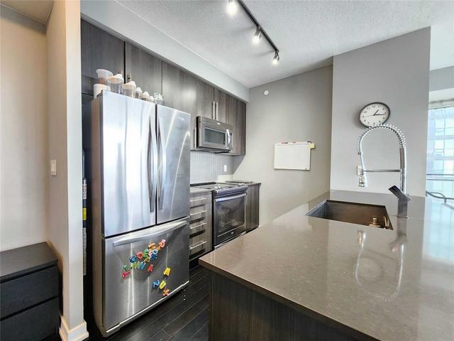 1205 - 4011 Brickstone Mews, Condo with 2 bedrooms, 2 bathrooms and 1 parking in Mississauga ON | Image 8