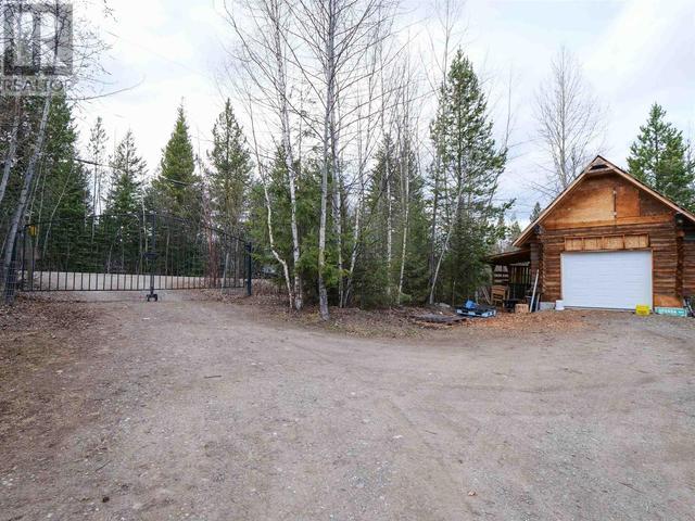 1686 Brennen Road, House detached with 3 bedrooms, 3 bathrooms and null parking in Cariboo B BC | Image 10