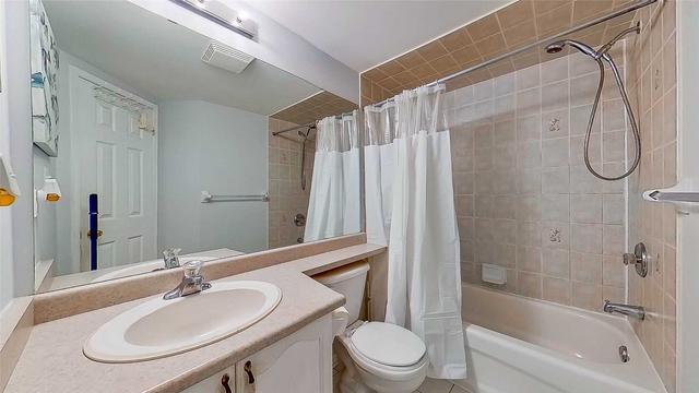 33 - 200 Mclevin Ave, Townhouse with 2 bedrooms, 1 bathrooms and 1 parking in Toronto ON | Image 11