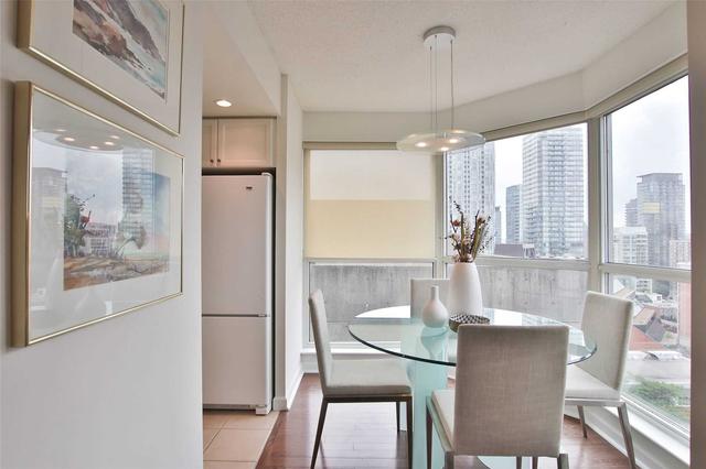 1802 - 8 Park Rd, Condo with 2 bedrooms, 2 bathrooms and 1 parking in Toronto ON | Image 30