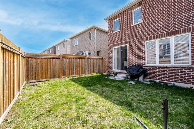 15 Stillwater Cres, House detached with 4 bedrooms, 3 bathrooms and 3 parking in Hamilton ON | Image 31
