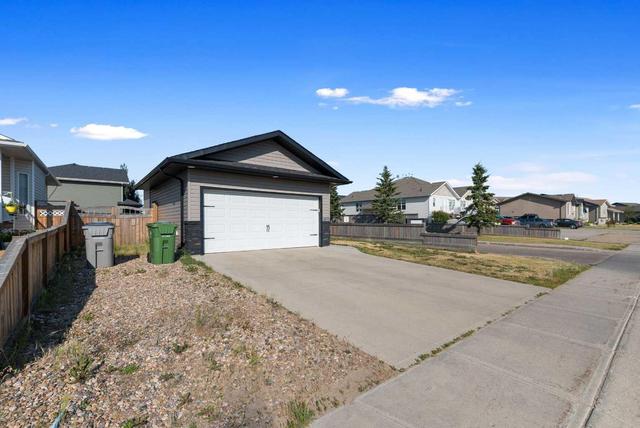 1811 47 Avenue, House detached with 4 bedrooms, 3 bathrooms and 4 parking in Lloydminster (Part) SK | Image 3