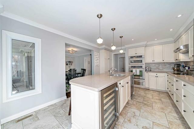 1299 Old English Lane, House detached with 4 bedrooms, 4 bathrooms and 4 parking in Oakville ON | Image 4