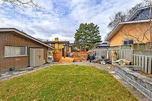 2 Markanna Dr, House detached with 3 bedrooms, 2 bathrooms and 3 parking in Toronto ON | Image 22