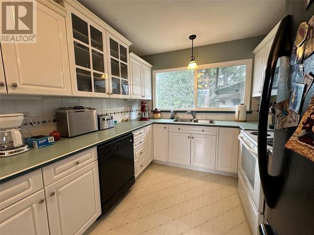 169 Moody Street, House detached with 5 bedrooms, 2 bathrooms and 1 parking in Princeton BC | Image 17